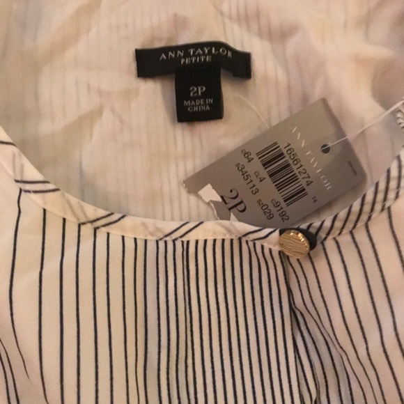 Ann Taylor Tunic Top Never Worn Size 2P - Picture 3 of 3